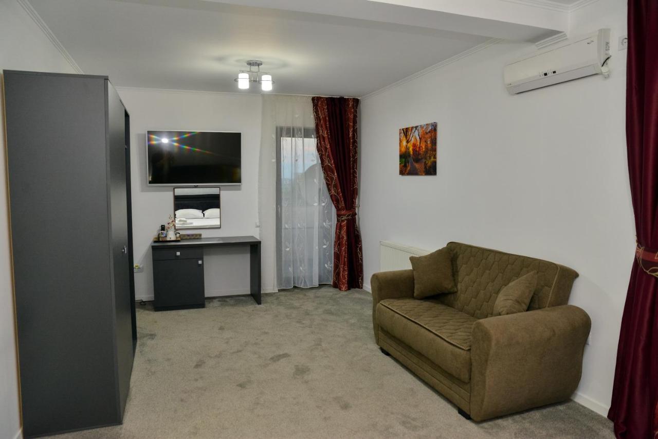 Casa Avram Villa Râmnicu Vâlcea Eksteriør bilde