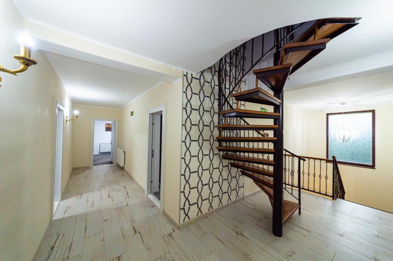 Casa Avram Villa Râmnicu Vâlcea Eksteriør bilde